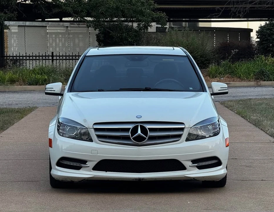 2011 Mercedes-Benz W204 C-Class - Image 2 of 15