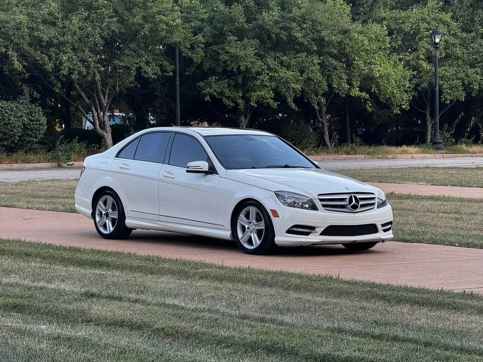 2011 Mercedes-Benz W204 C-Class - Image 3 of 15