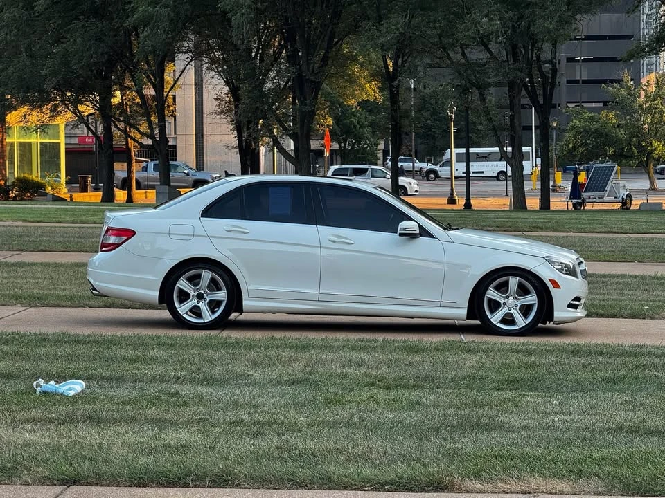 2011 Mercedes-Benz W204 C-Class - Image 7 of 15