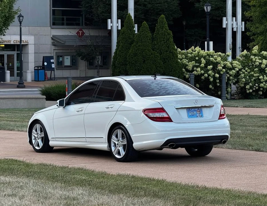 2011 Mercedes-Benz W204 C-Class - Image 5 of 15