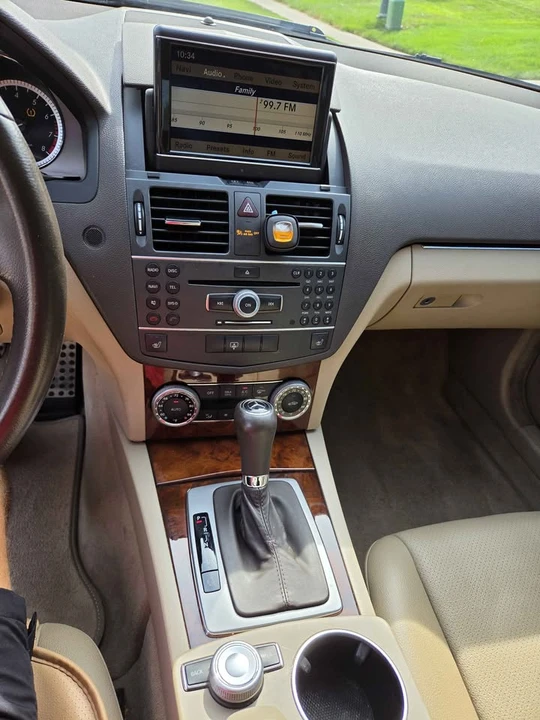 2011 Mercedes-Benz W204 C-Class - Image 10 of 13