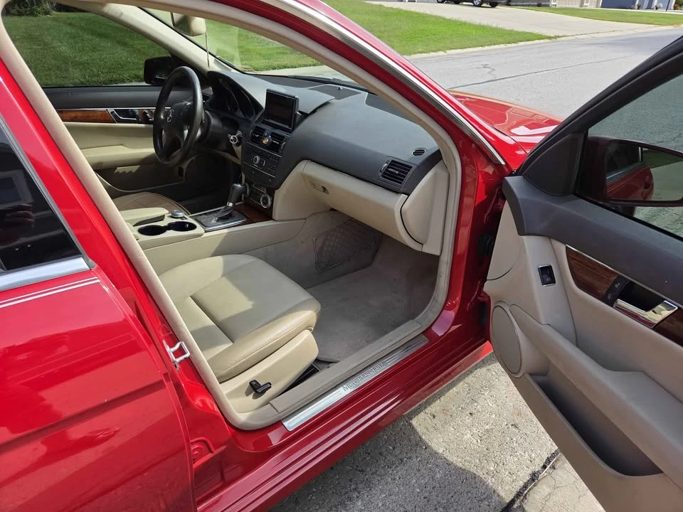2011 Mercedes-Benz W204 C-Class - Image 7 of 13
