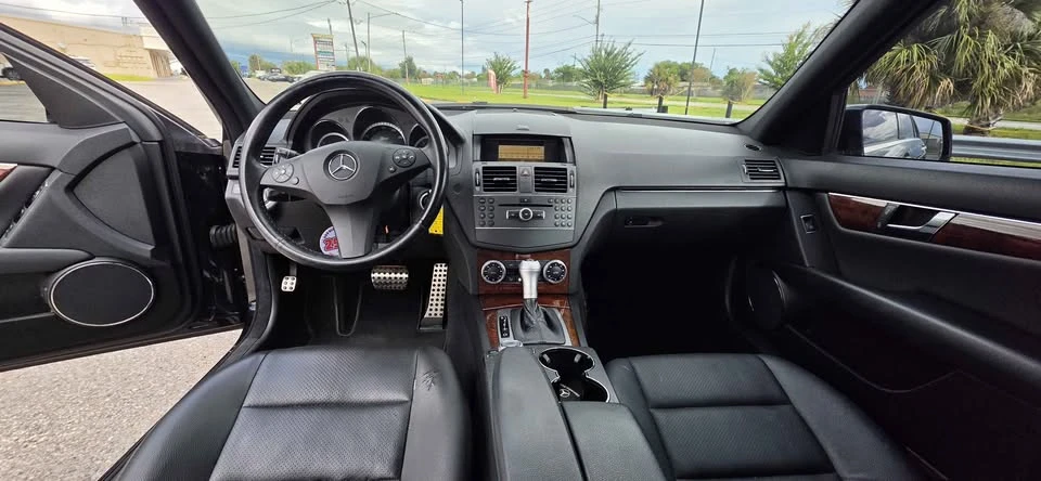 2011 Mercedes-Benz W204 C-Class - Image 10 of 11