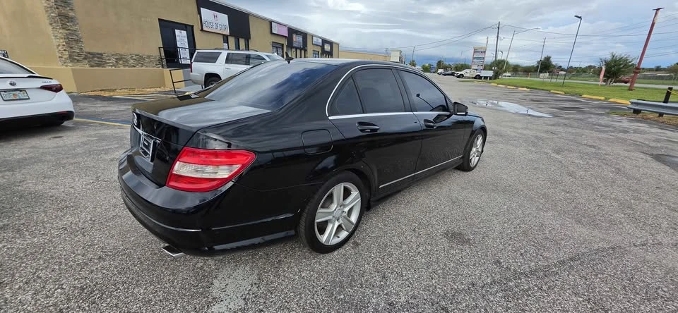 2011 Mercedes-Benz W204 C-Class - Image 5 of 11