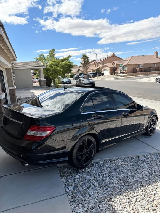 2011 Mercedes-Benz W204 C-Class - Image 2 of 9