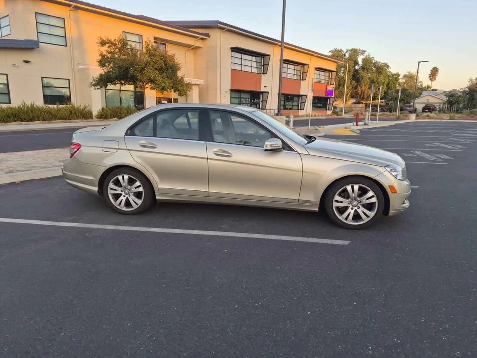2011 Mercedes-Benz W204 C-Class - Image 2 of 13