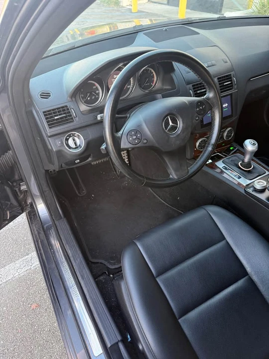 2011 Mercedes-Benz W204 C-Class - Image 8 of 8