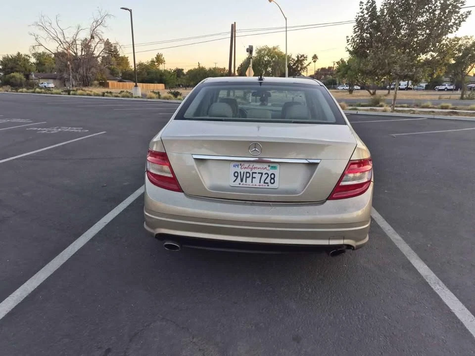 2011 Mercedes-Benz W204 C-Class - Image 4 of 13