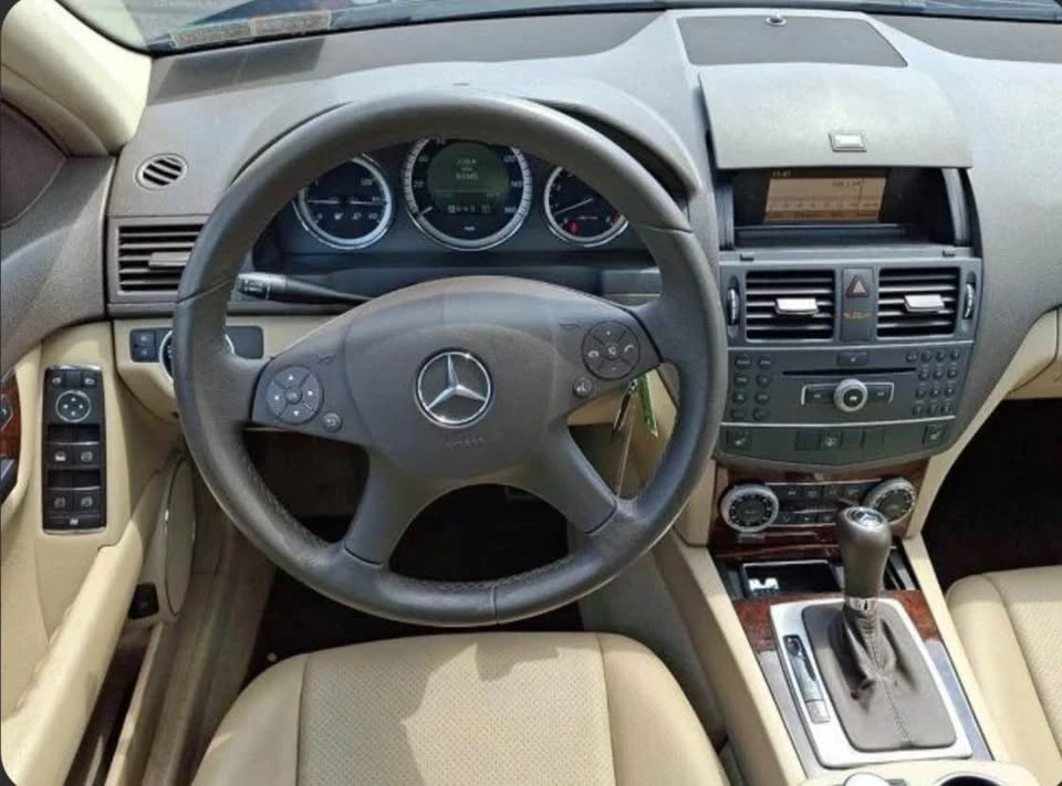 2011 Mercedes-Benz W204 C-Class - Image 9 of 11