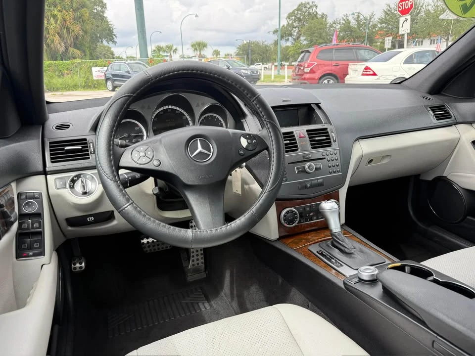 2011 Mercedes-Benz W204 C-Class - Image 11 of 14