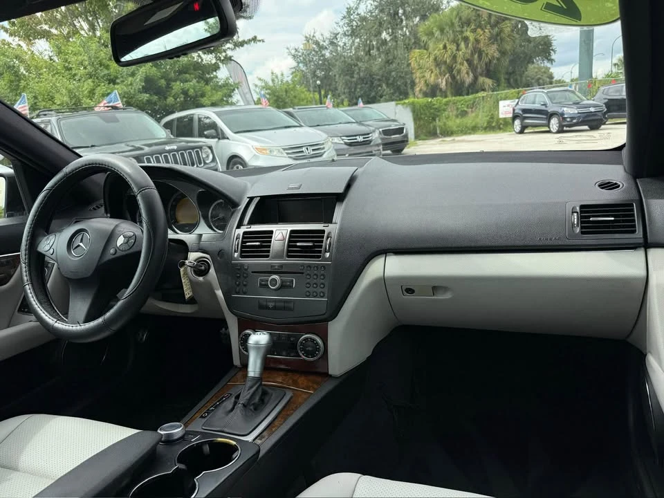 2011 Mercedes-Benz W204 C-Class - Image 10 of 14