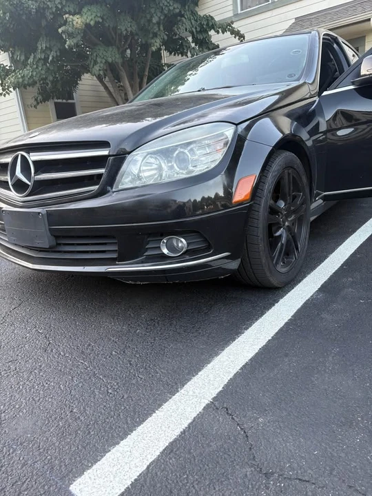 2011 Mercedes-Benz W204 C-Class - Image 2 of 4