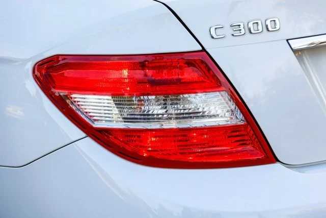 2011 Mercedes-Benz W204 C-Class - Image 8 of 12