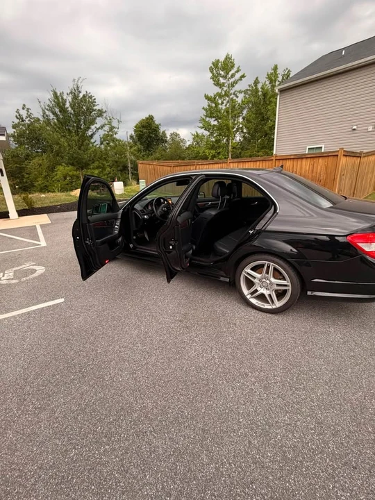 2011 Mercedes-Benz W204 C-Class - Image 10 of 11