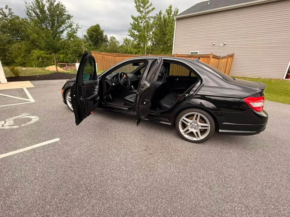 2011 Mercedes-Benz W204 C-Class - Image 9 of 11