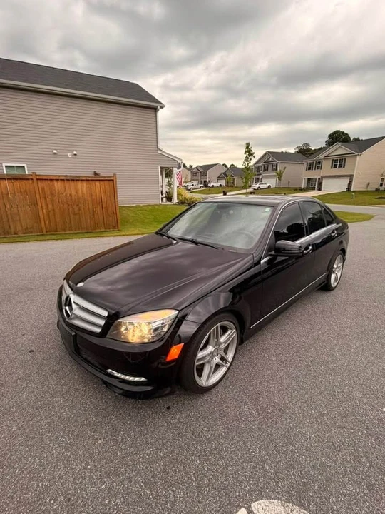 2011 Mercedes-Benz W204 C-Class - Image 2 of 11