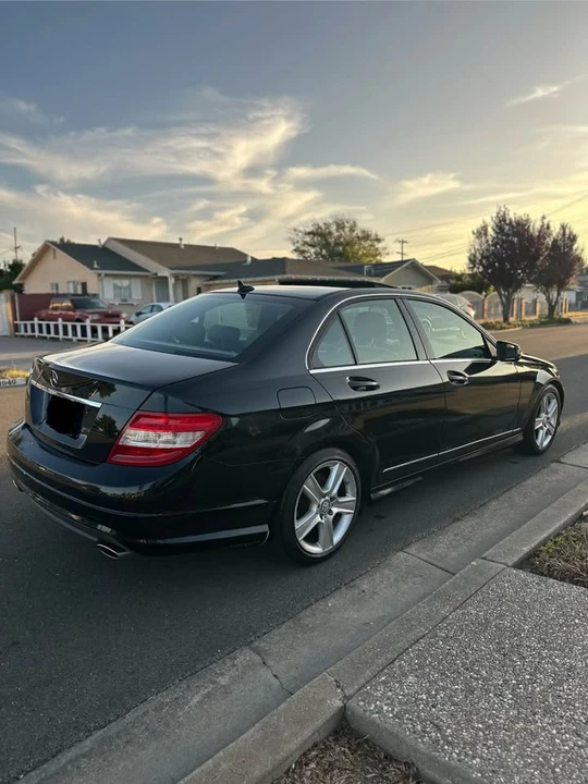 2011 Mercedes-Benz W204 C-Class - Image 6 of 10