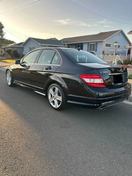 2011 Mercedes-Benz W204 C-Class - Image 4 of 10