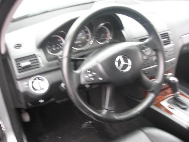 2011 Mercedes-Benz W204 C-Class - Image 15 of 20