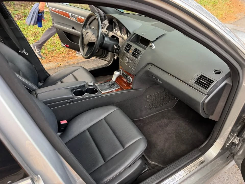 2011 Mercedes-Benz W204 C-Class - Image 11 of 12