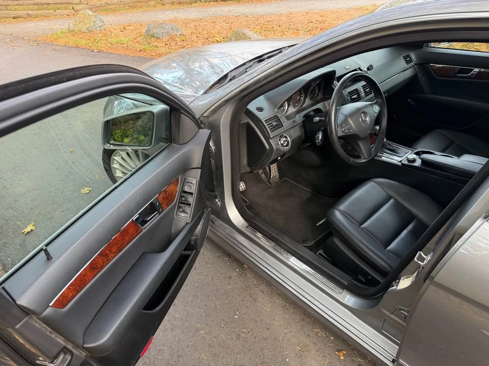 2011 Mercedes-Benz W204 C-Class - Image 7 of 12