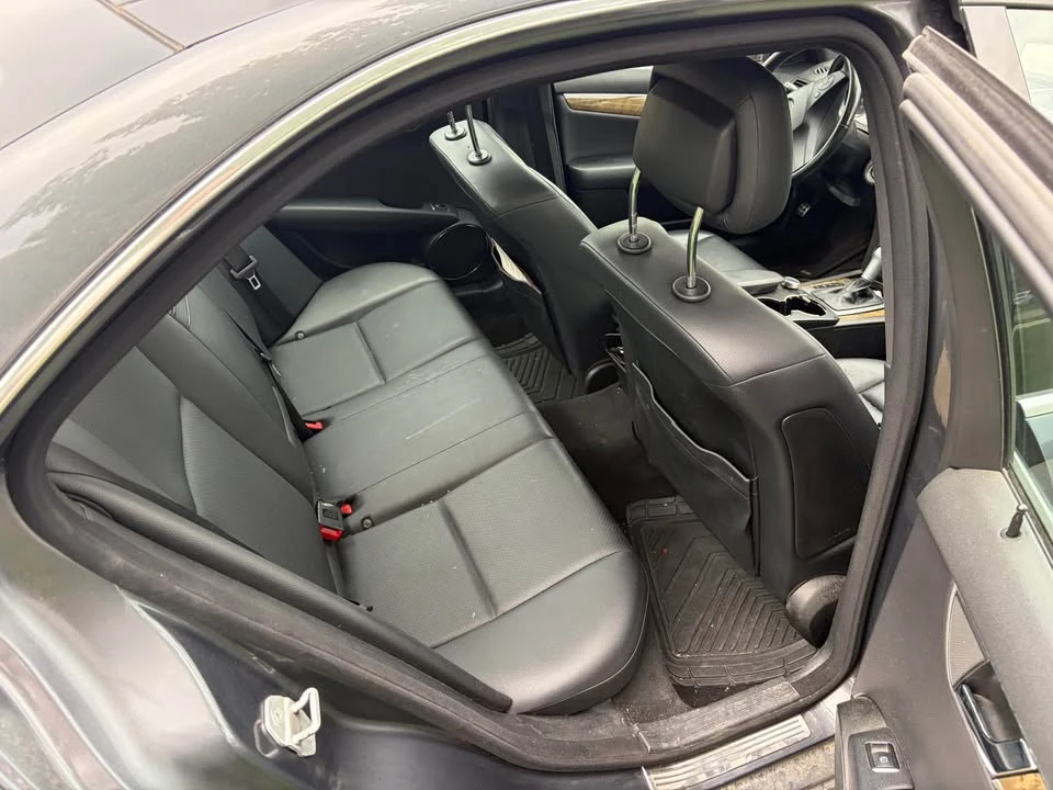2011 Mercedes-Benz W204 C-Class - Image 5 of 9