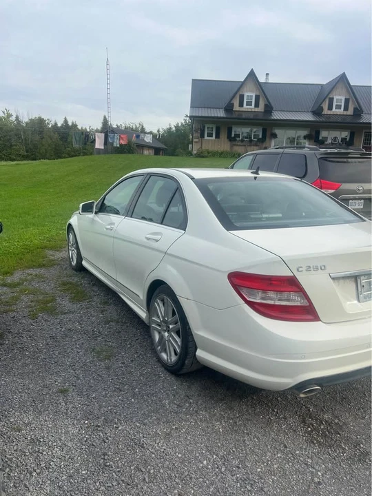 2011 Mercedes-Benz W204 C-Class - Image 3 of 10