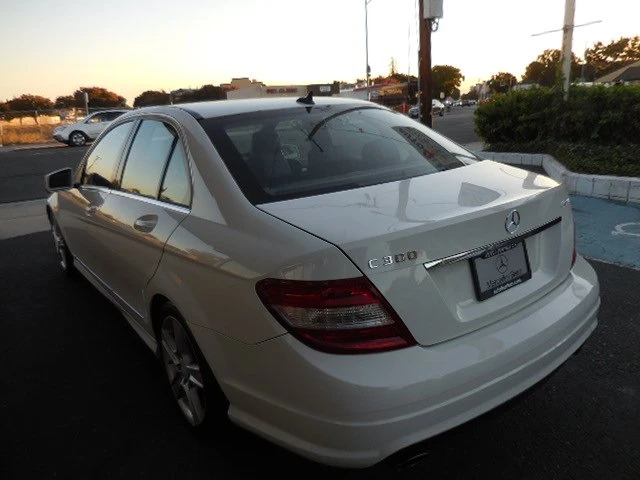 2011 Mercedes-Benz W204 C-Class - Image 5 of 20
