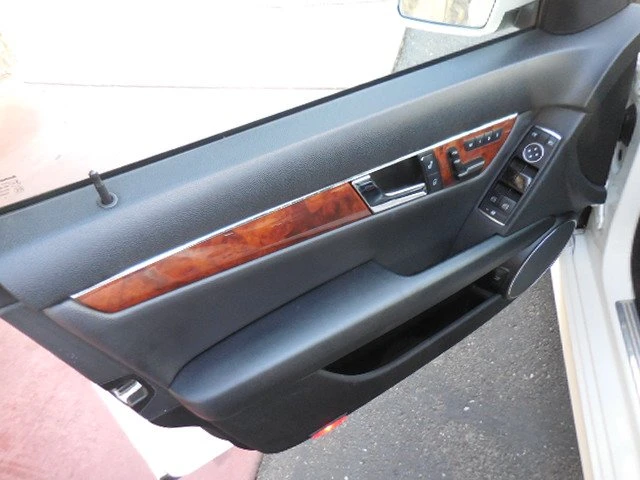 2011 Mercedes-Benz W204 C-Class - Image 17 of 20