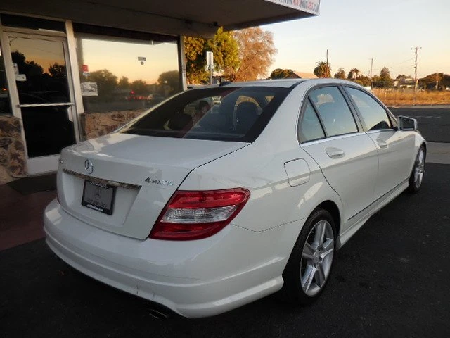 2011 Mercedes-Benz W204 C-Class - Image 3 of 20