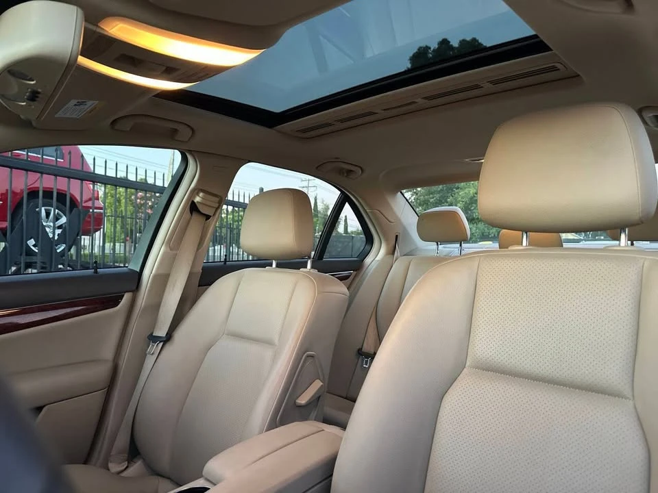 2011 Mercedes-Benz W204 C-Class - Image 10 of 20