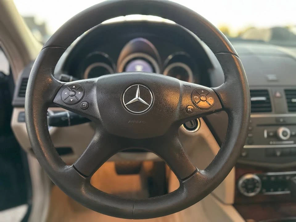 2011 Mercedes-Benz W204 C-Class - Image 11 of 20