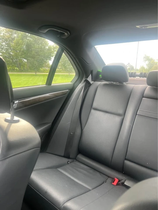 2011 Mercedes-Benz W204 C-Class - Image 9 of 10