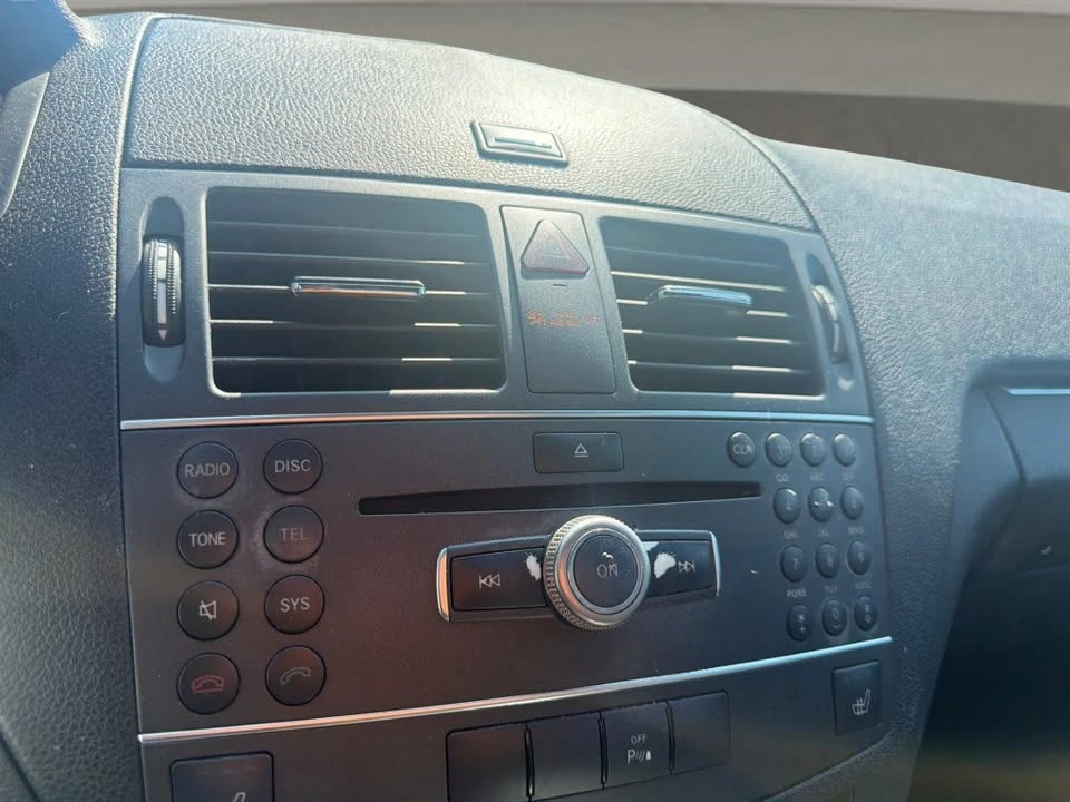 2011 Mercedes-Benz W204 C-Class - Image 14 of 18