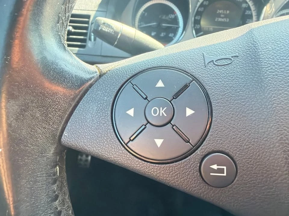 2011 Mercedes-Benz W204 C-Class - Image 11 of 18