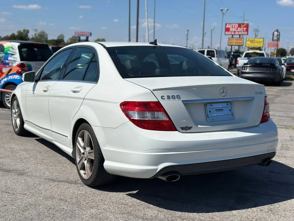 2011 Mercedes-Benz W204 C-Class - Image 8 of 20