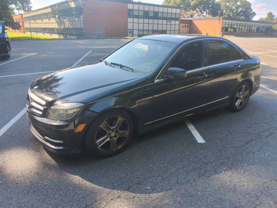 2011 Mercedes-Benz W204 C-Class - Image 9 of 10