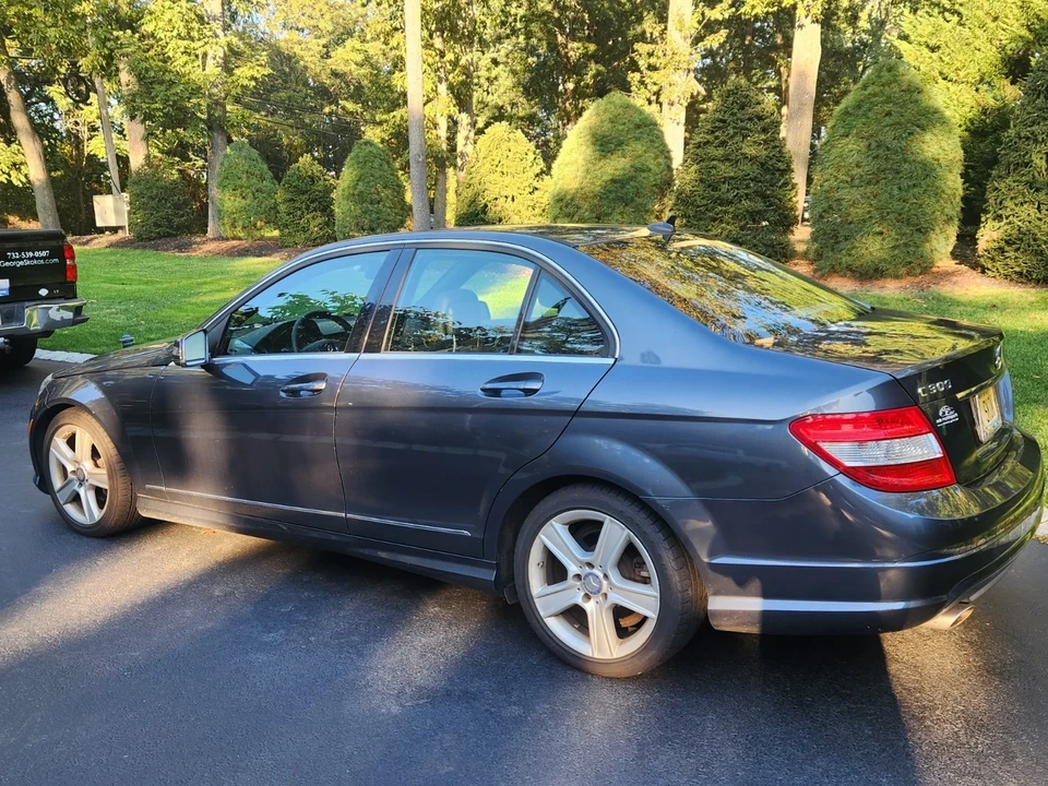 2011 Mercedes-Benz W204 C-Class - Image 2 of 5