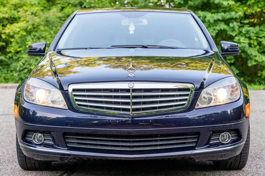 2011 Mercedes-Benz W204 C-Class - Image 2 of 31