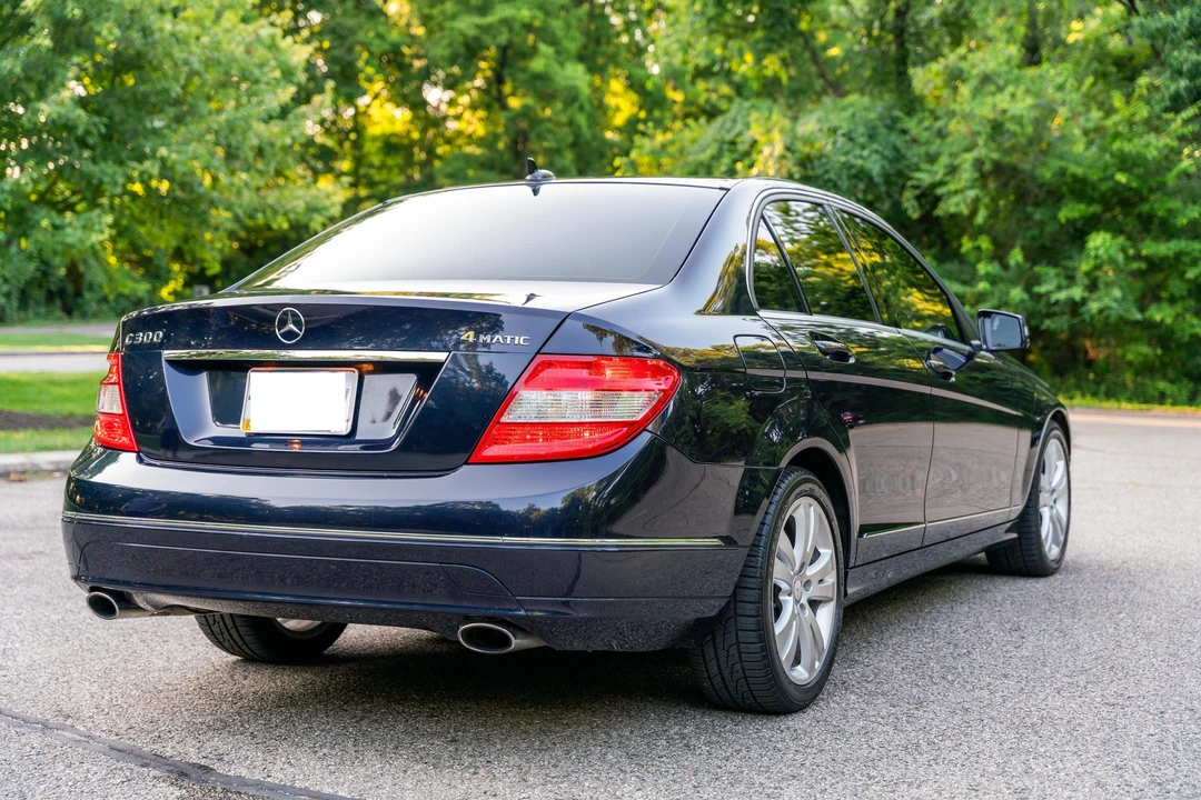 2011 Mercedes-Benz W204 C-Class - Image 9 of 31