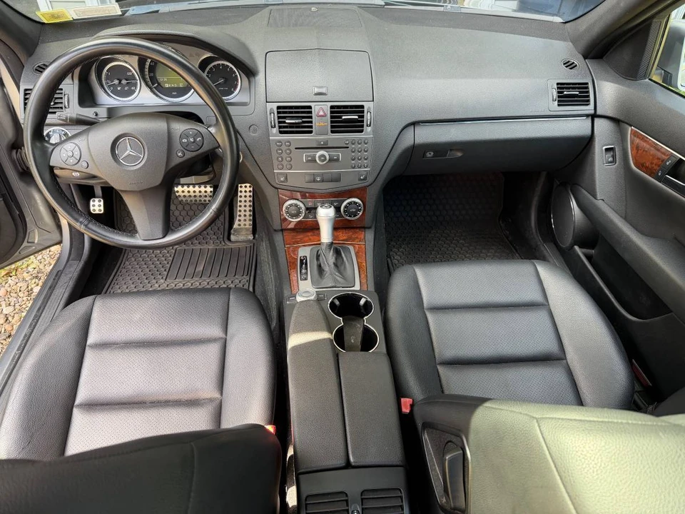 2011 Mercedes-Benz W204 C-Class - Image 8 of 15