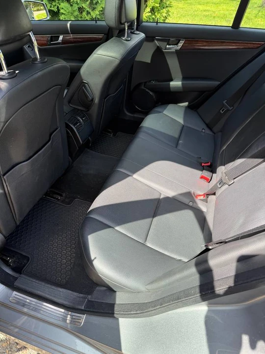2011 Mercedes-Benz W204 C-Class - Image 10 of 15
