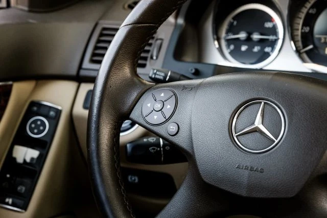 2011 Mercedes-Benz W204 C-Class - Image 21 of 31