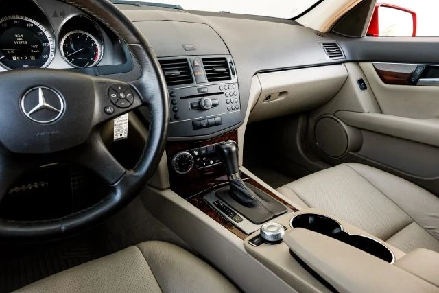 2011 Mercedes-Benz W204 C-Class - Image 27 of 31