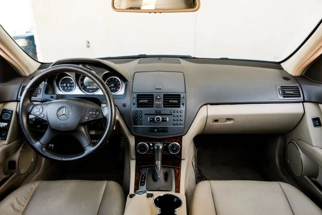 2011 Mercedes-Benz W204 C-Class - Image 18 of 31
