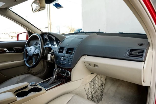 2011 Mercedes-Benz W204 C-Class - Image 17 of 31