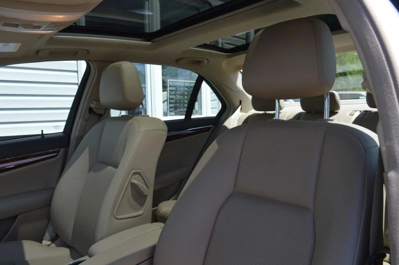 2011 Mercedes-Benz W204 C-Class - Image 11 of 12