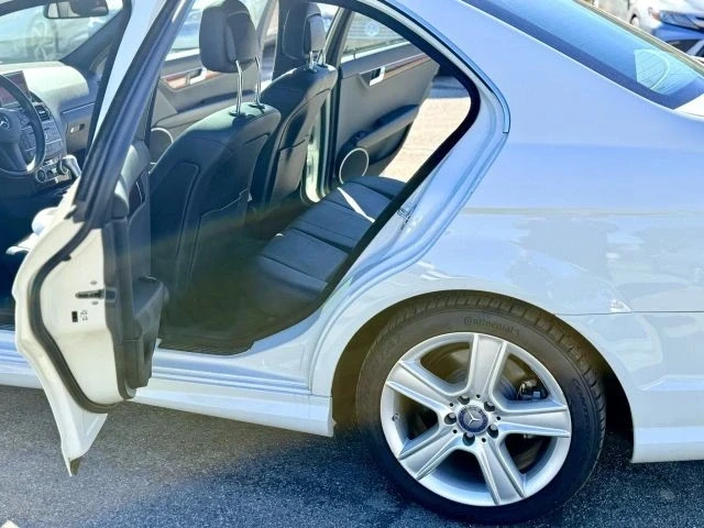2011 Mercedes-Benz W204 C-Class - Image 16 of 21