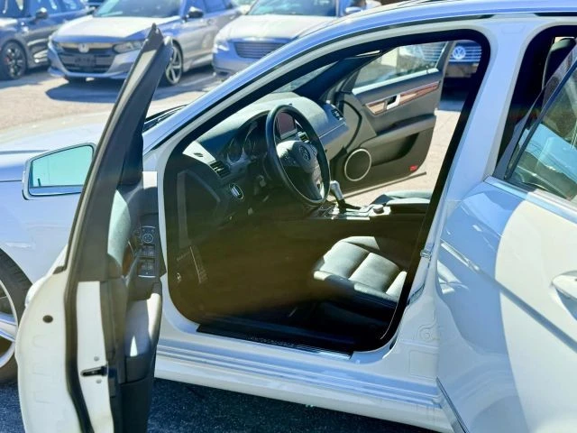 2011 Mercedes-Benz W204 C-Class - Image 17 of 21
