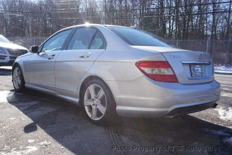 2011 Mercedes-Benz W204 C-Class - Image 5 of 12